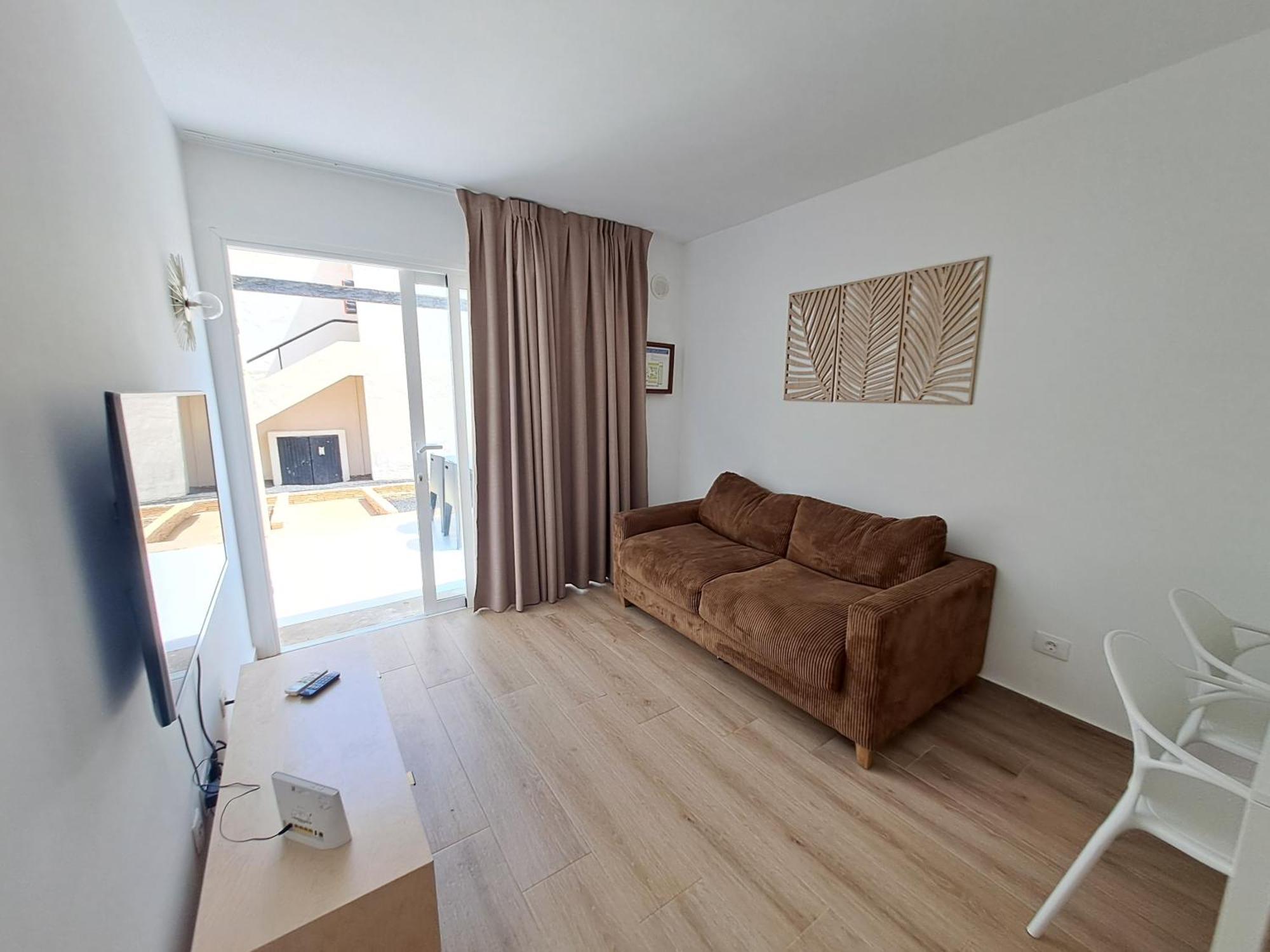 Homeforguest Con Terraza Y Piscina En Appartamento