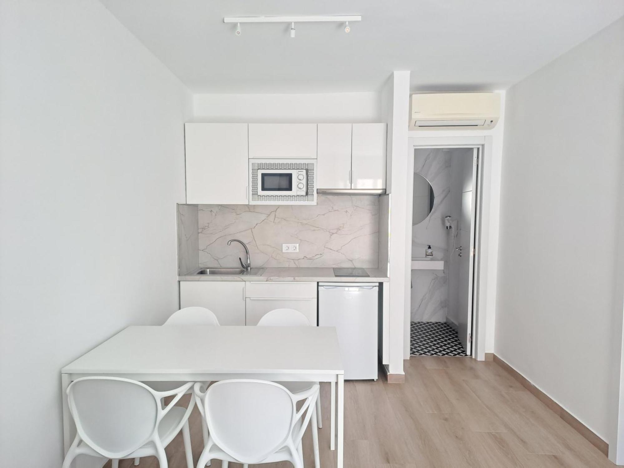 Homeforguest Con Terraza Y Piscina En Appartamento Corralejo