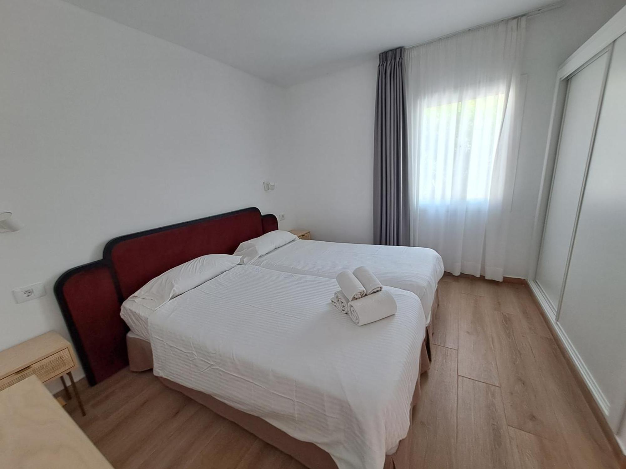 Homeforguest Con Terraza Y Piscina En Appartamento