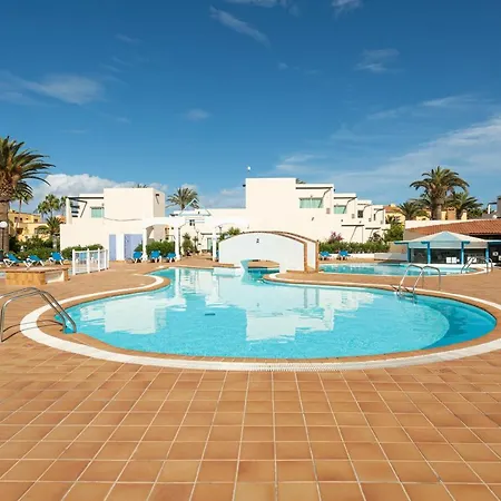 Homeforguest Apartamento Con Terraza Y Piscina En Corralejo Exterior photo