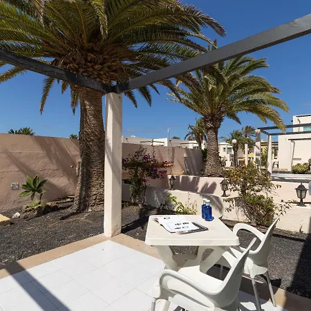 Homeforguest Apartamento Con Terraza Y Piscina En Corralejo Exterior photo