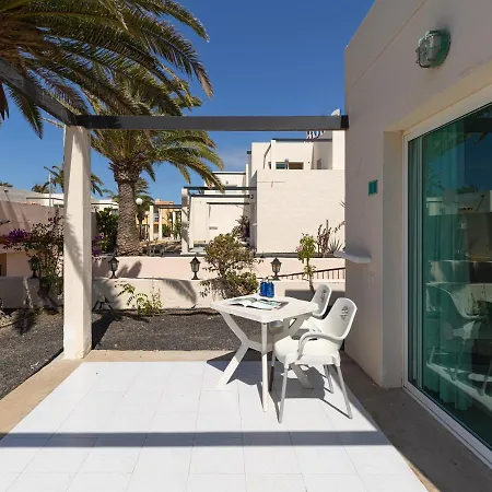 Homeforguest Apartamento Con Terraza Y Piscina En Corralejo Exterior photo