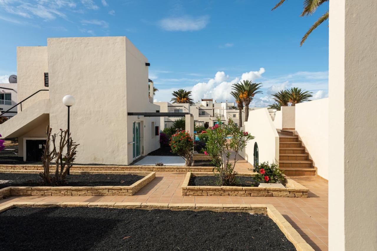 Homeforguest Con Terraza Y Piscina En Apartment