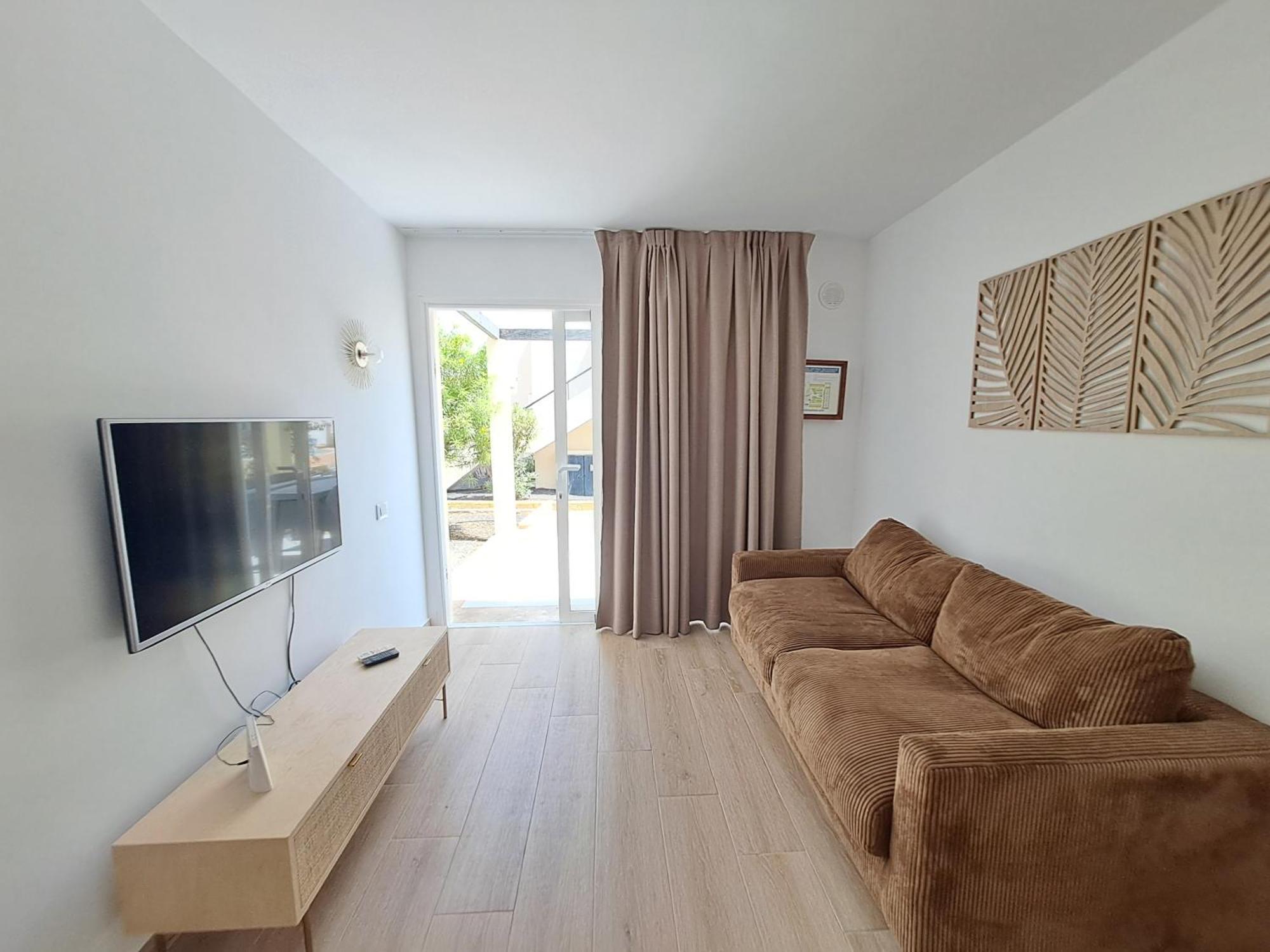 Homeforguest Con Terraza Y Piscina En Apartment *